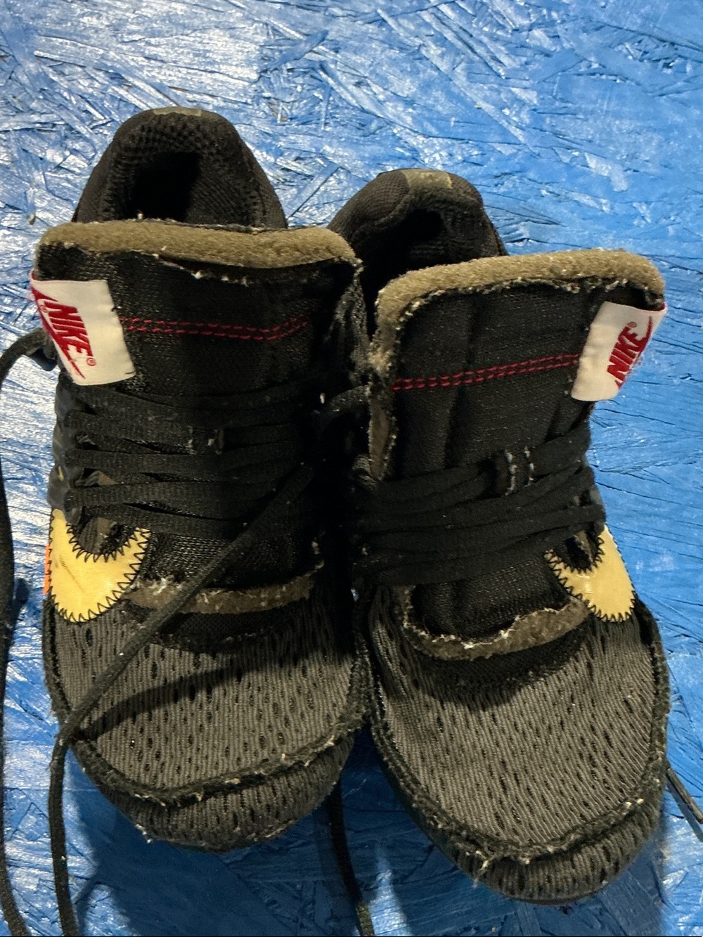 Nike air presto x off white low Black Sneakers with Yellow Swoosh Sz 7 used